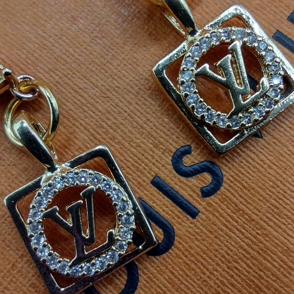 2 Louis Vuitton Zipper Pulls w/ .925 Leverbacks - Picture 6 of 10